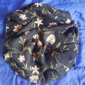 NOS Vtg EYEFUL 72x27" Scarf 100% Wool Embroidery Fringe Black Pink, White Floral